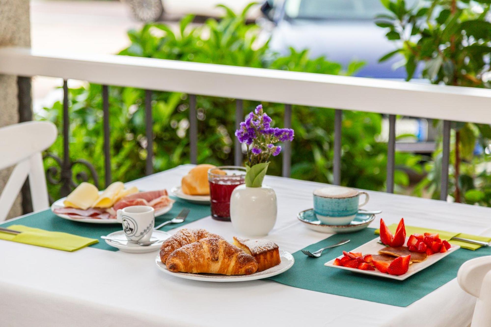 Hotel Donatella بوسادا المظهر الخارجي الصورة